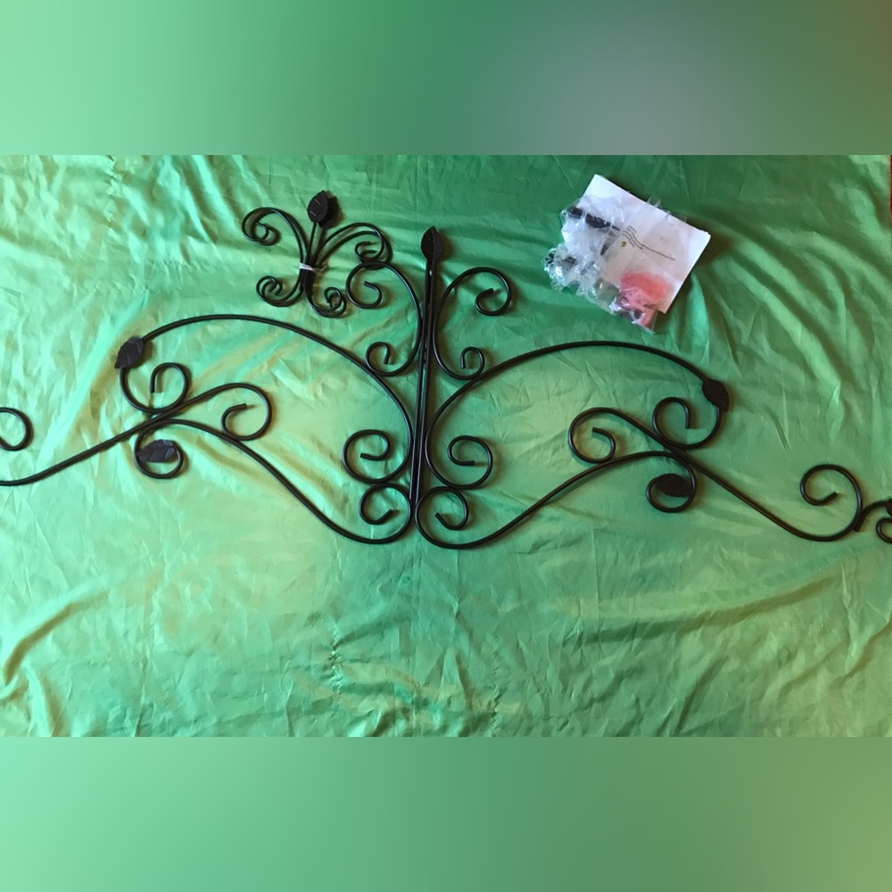 Black Metal Hanging Accent Wall Decor